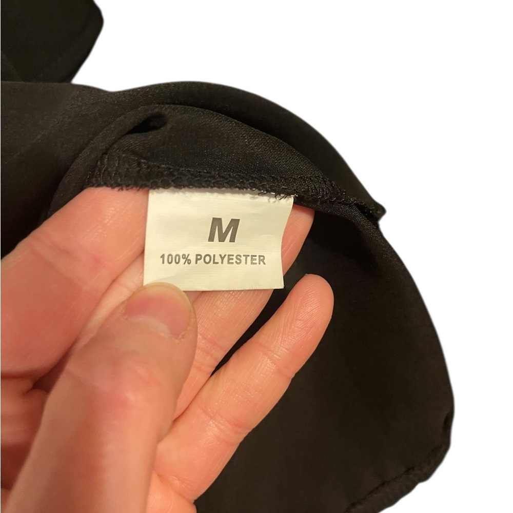 Elegant Black Silk Blouse - Picture 4 of 4